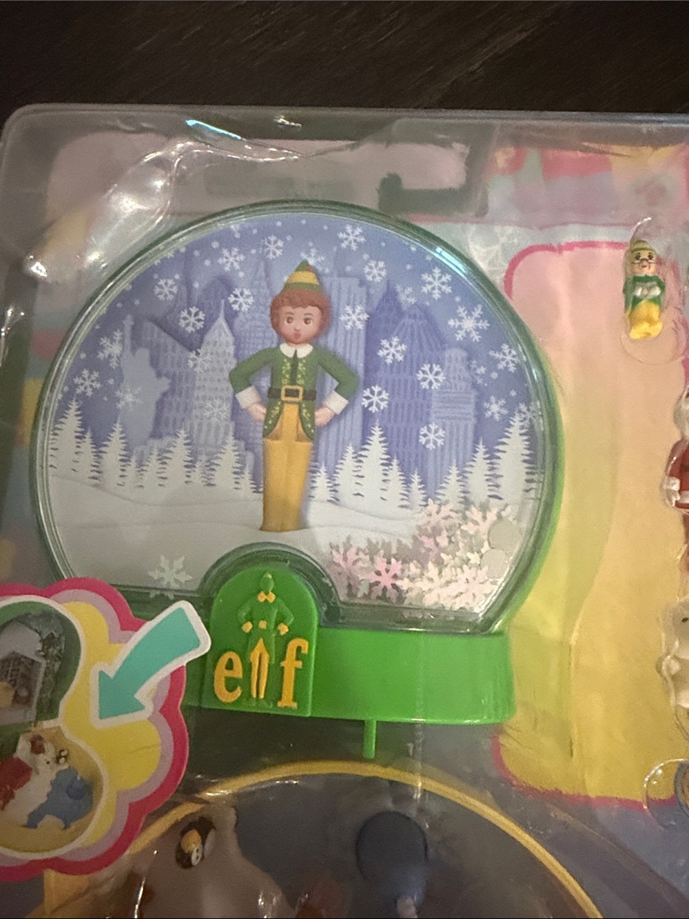 Polly Pocket Elf Playset – Green & Yellow Holiday Mini Playset - Picture 4 of 5